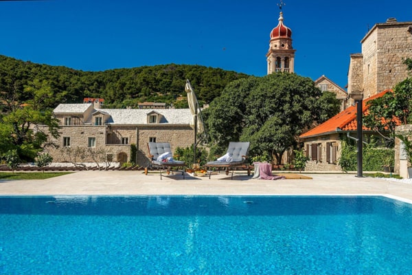 Puteus Palace Heritage Hotel in Pučišća vijfsterren met zwembad
