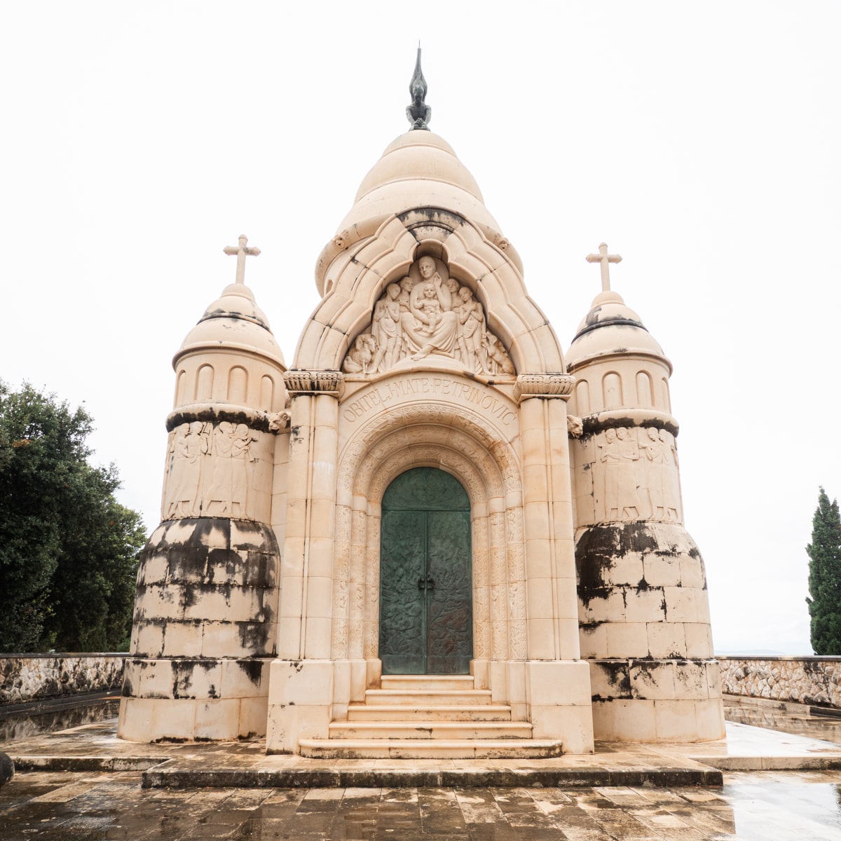 Mausoleum van de familie Petrinović in Supetar